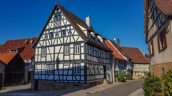 Fachwerkrestaurierung mit Leinölfarben